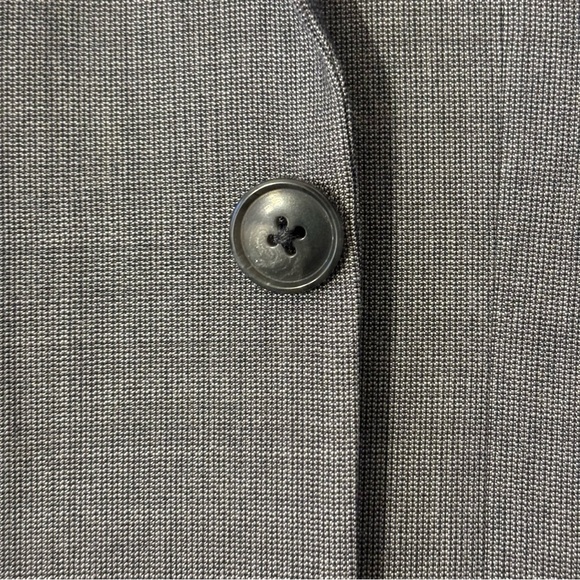 42L Slim fit grey suit by Joseph Abboud - Picture 2 of 16